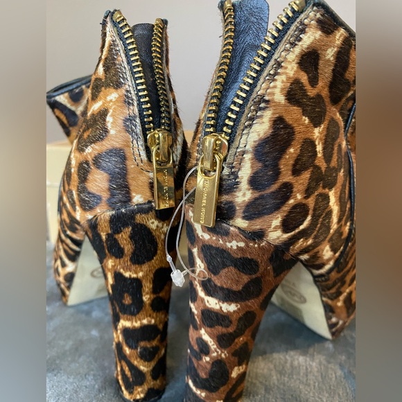 MICHAEL KORS Booties - Picture 4 of 4